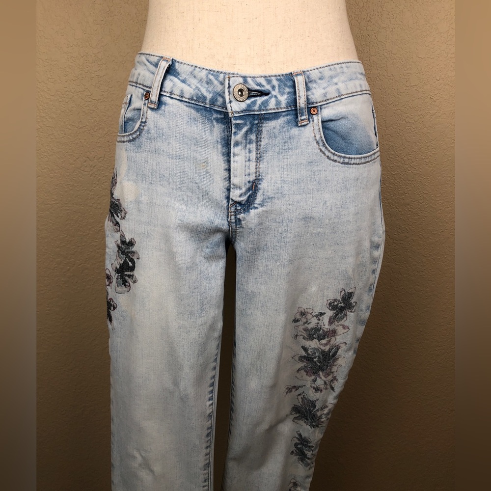 Jessica Simpson Forever Rolled Ankle Floral Skinny Jeans. Size- 28